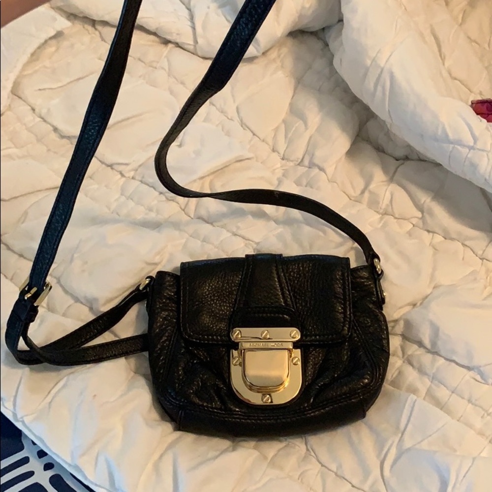 Michael kors cross body purse